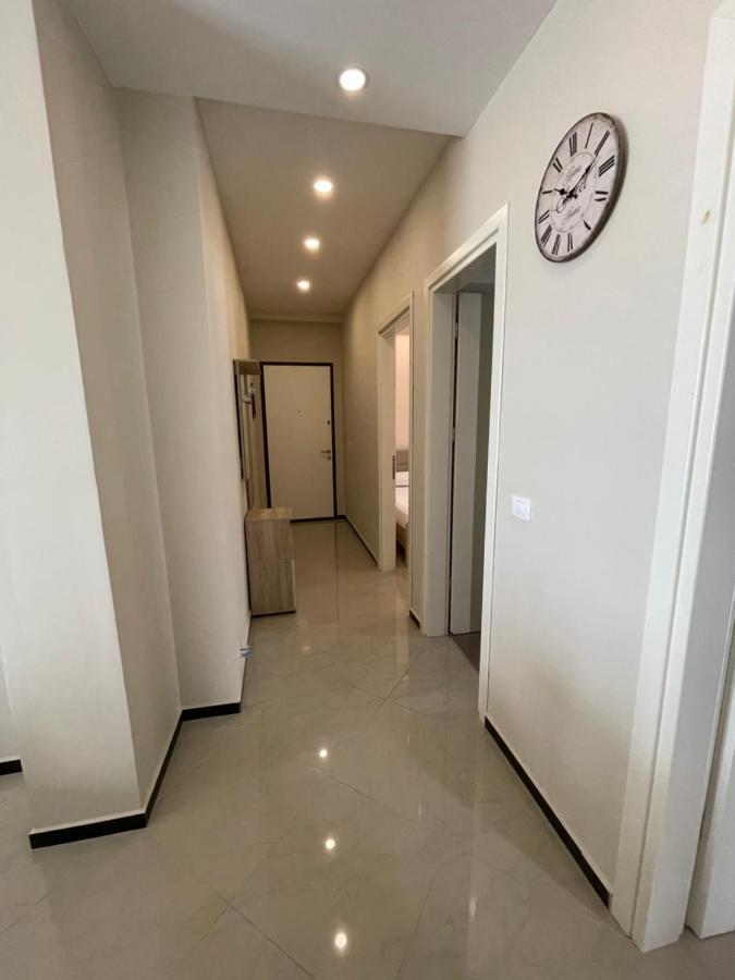 Seaside Apartmens Sarandë Exteriör bild