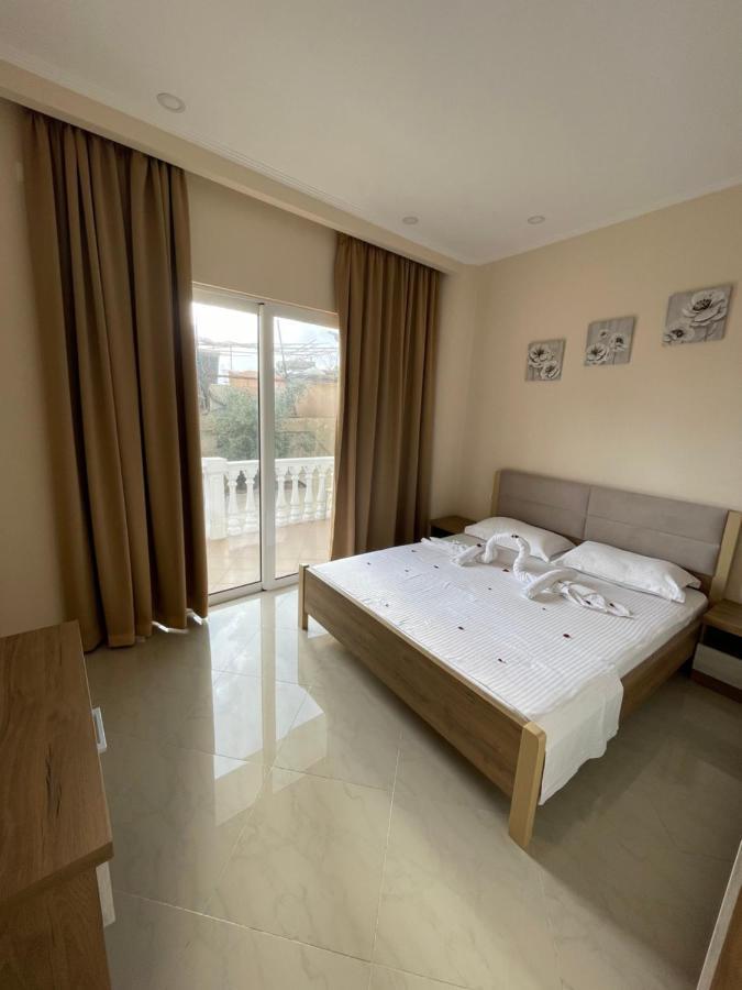 Seaside Apartmens Sarandë Exteriör bild