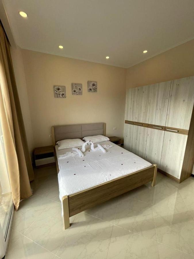 Seaside Apartmens Sarandë Exteriör bild