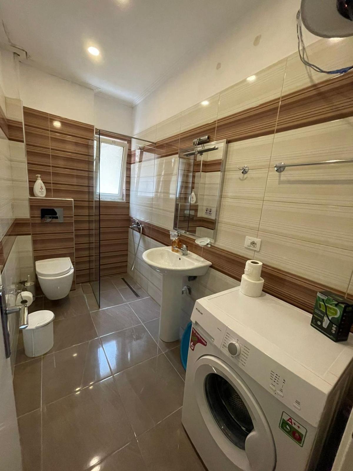 Seaside Apartmens Sarandë Exteriör bild