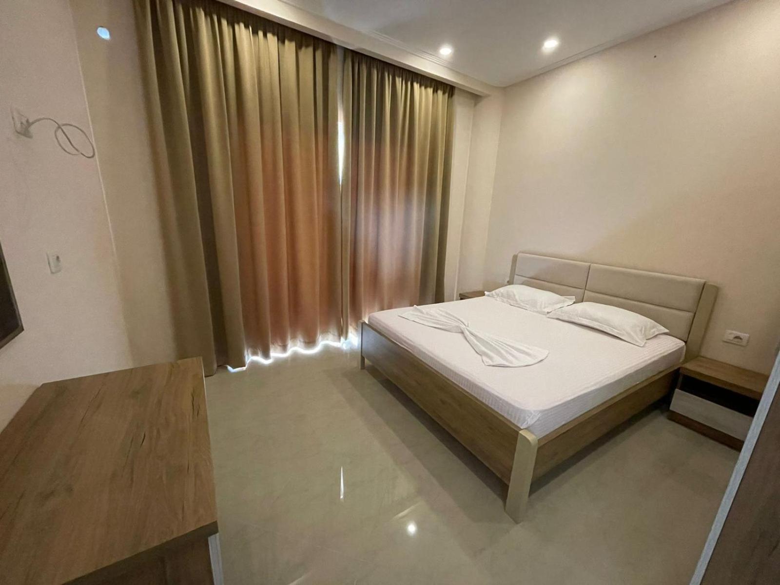 Seaside Apartmens Sarandë Exteriör bild