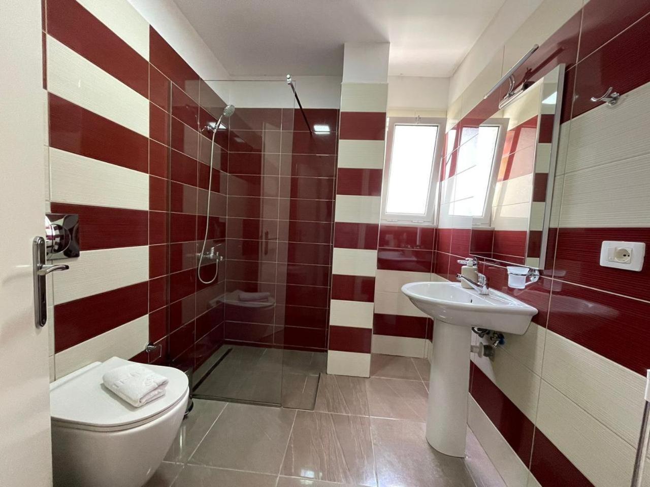 Seaside Apartmens Sarandë Exteriör bild