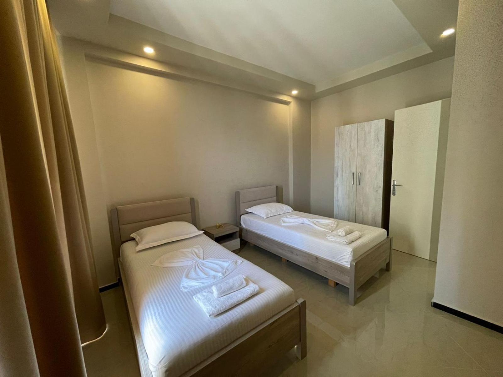 Seaside Apartmens Sarandë Exteriör bild